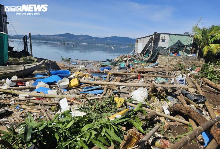Ngư dân làng chài Gia Lai, Đắk Lắk đắng cay nhìn tài sản bay theo bão Kalmaegi- Ảnh 8.