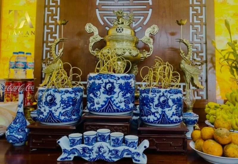 3 điều tuyệt đối không làm với bát hương- Ảnh 1. 3 điều tuyệt đối không làm với bát hương- Ảnh 1.