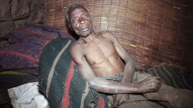 Người đàn ông tự xây 'pháo đài' và sống một mình suốt 55 năm trời vì sợ phụ nữ- Ảnh 1.