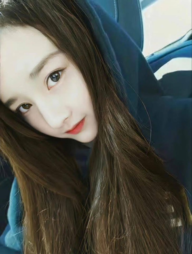 Ảnh cấp 3 đẹp như tiểu thư tài phiệt của Tống Tổ Nhi, Triệu Lộ Tư bị nhắc tên- Ảnh 6. Ảnh cấp 3 đẹp như tiểu thư tài phiệt của Tống Tổ Nhi, Triệu Lộ Tư bị nhắc tên- Ảnh 6.