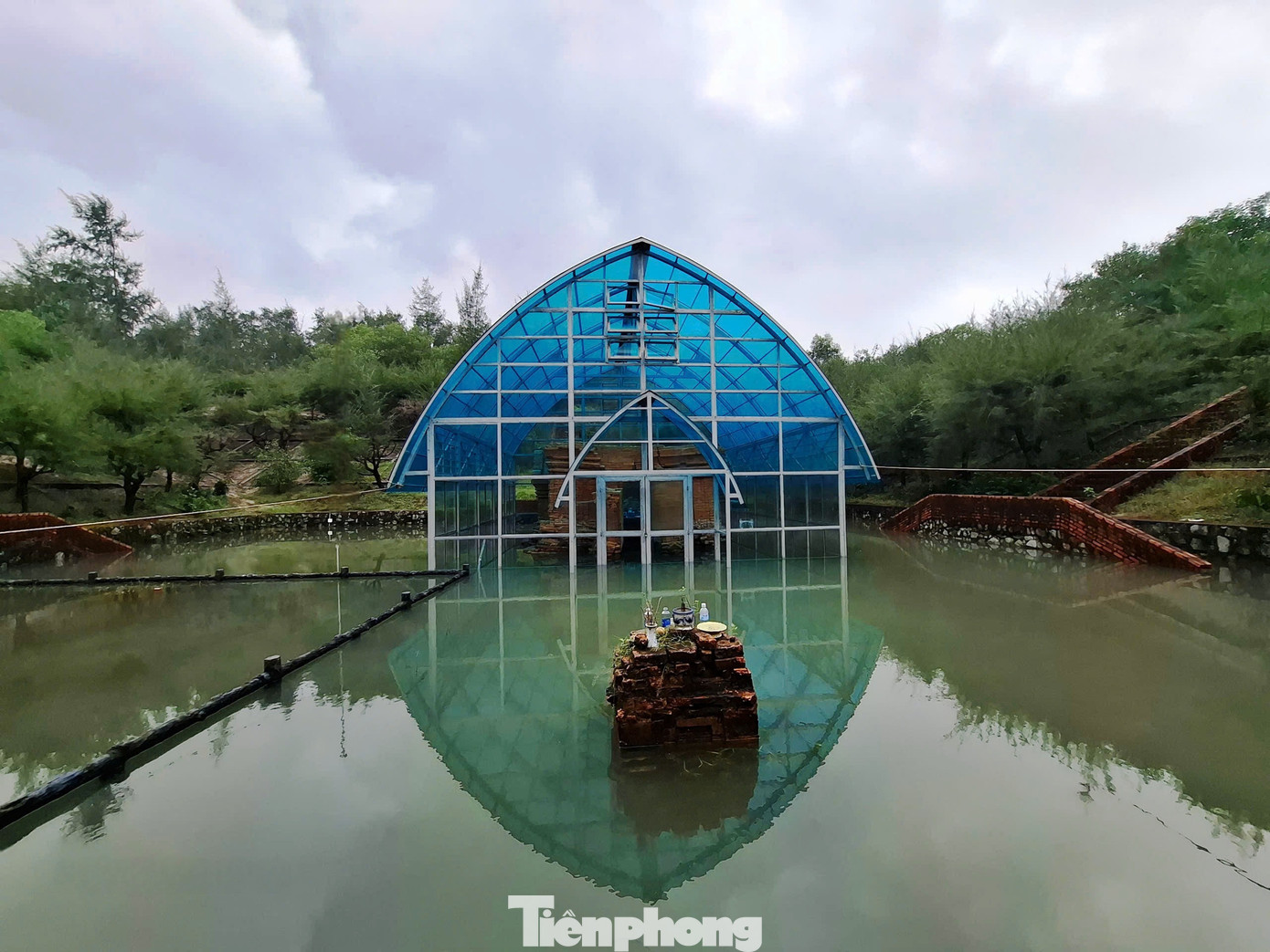 Xót xa tháp Chăm nghìn năm tuổi tại Huế bị ngâm nhiều ngày giữa nước lớn, dân lo sập đổ- Ảnh 5.