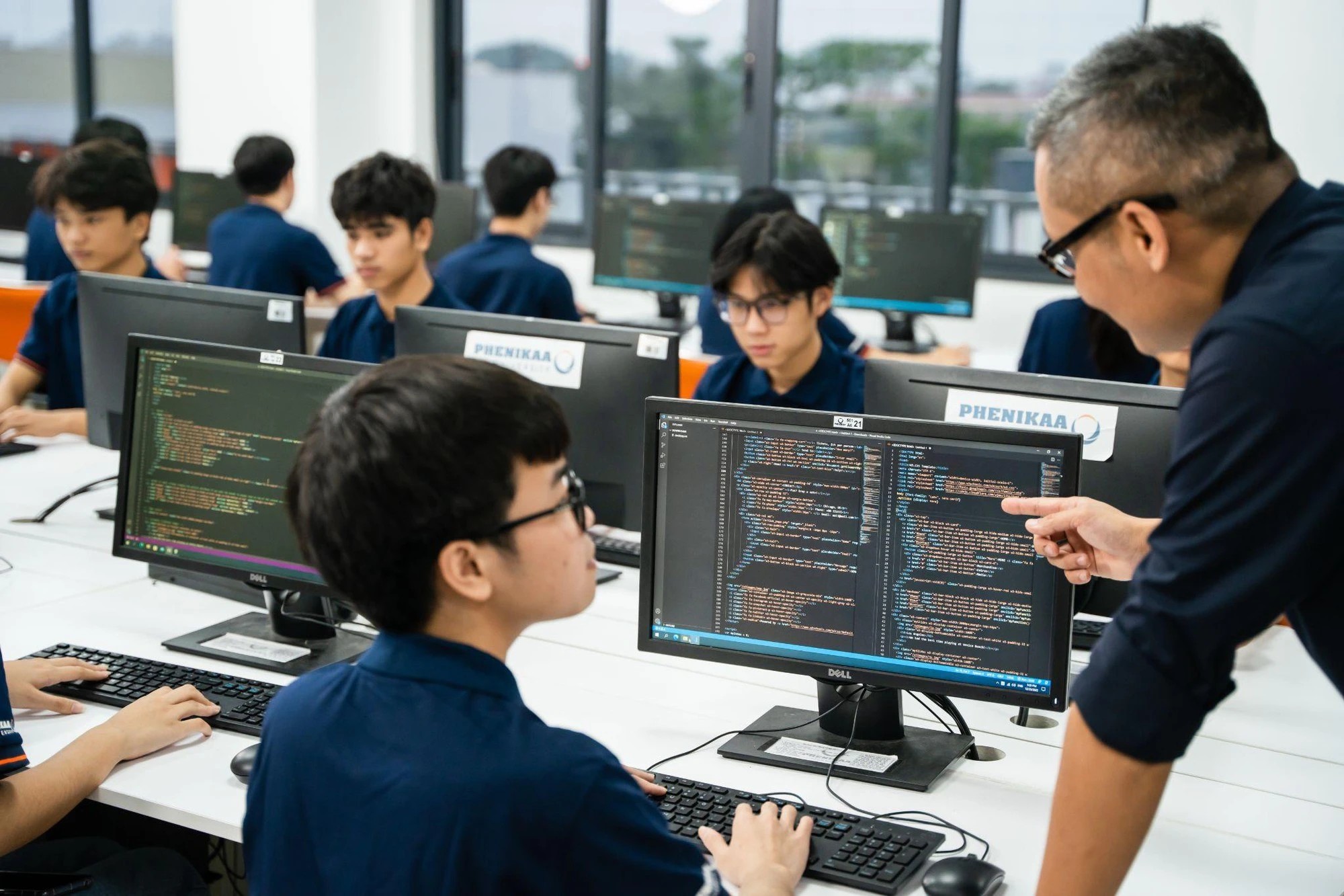 5 nghề "ăn chắc mặc bền" cho dân khối A: Lương có thể chạm 70 triệu đồng/tháng, thị trường đang "khát" nhân lực- Ảnh 1.