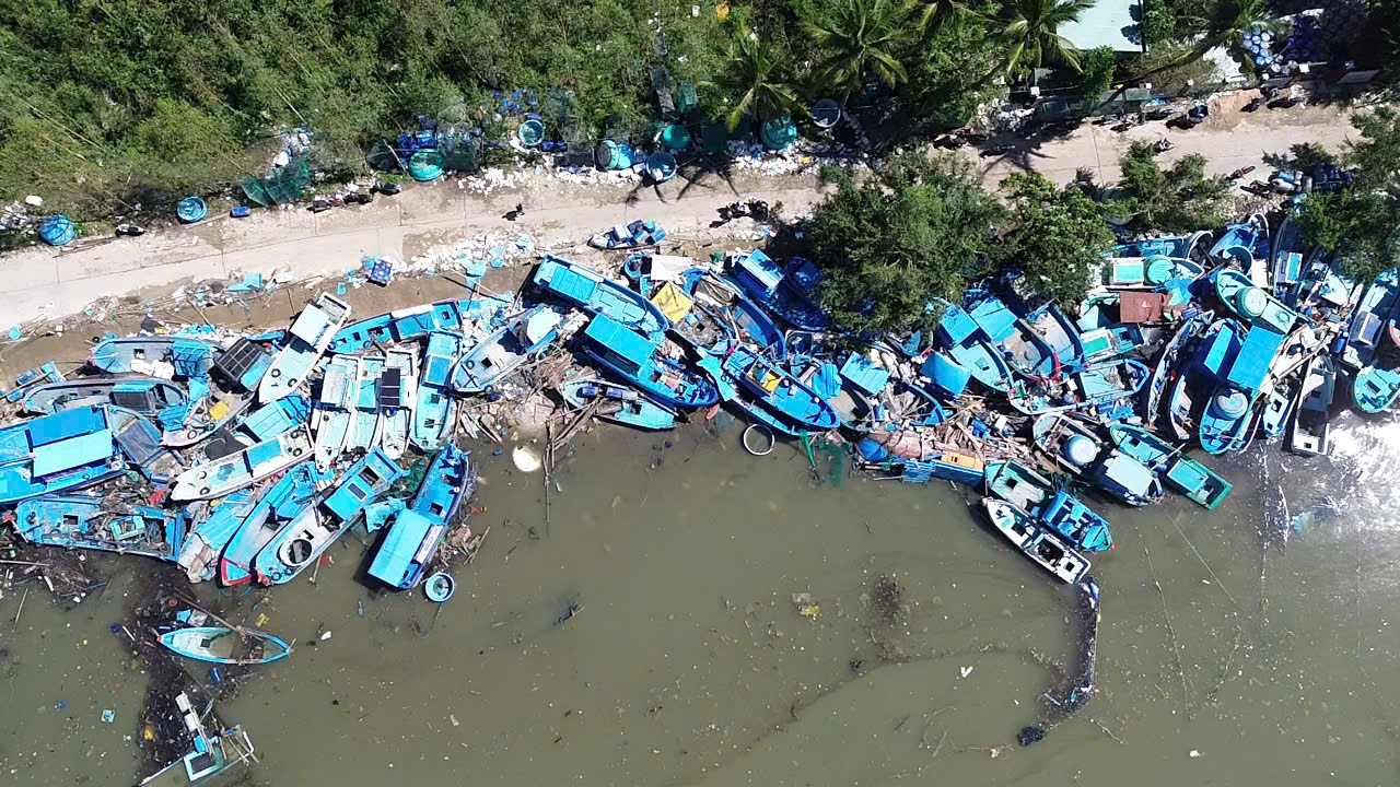 Đắk Lắk: 3 người chết, 6 người bị thương, thiệt hại hàng ngàn tỉ đồng do bão số 13- Ảnh 1. Đắk Lắk: 3 người chết, 6 người bị thương, thiệt hại hàng ngàn tỉ đồng do bão số 13- Ảnh 1.