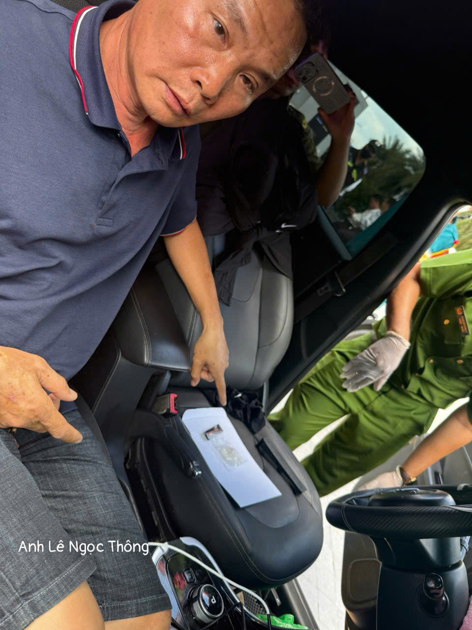 Lật tẩy chiêu tài xế taxi "gài" ma túy vu khống đồng nghiệp- Ảnh 2. Lật tẩy chiêu tài xế taxi "gài" ma túy vu khống đồng nghiệp- Ảnh 2.