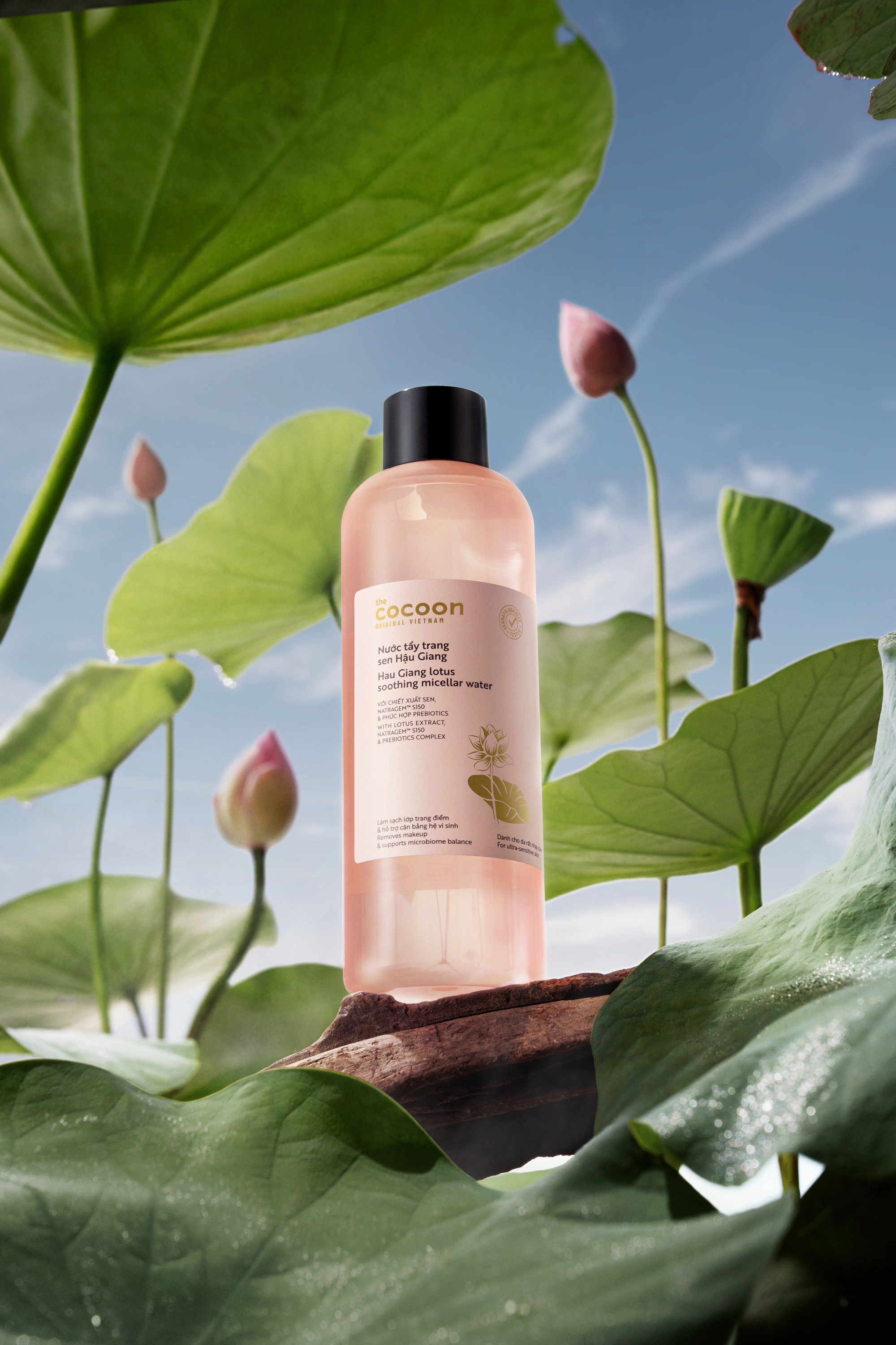 Không cần hàng ngoại, 5 nước tẩy trang "made in Vietnam" này vẫn làm sạch da cực đỉnh- Ảnh 2.