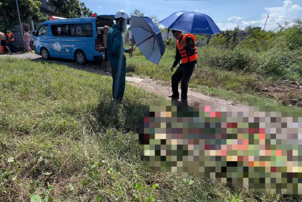 Người phụ nữ tử nạn bên dòng kênh sau khi thả cá phóng sinh- Ảnh 1.