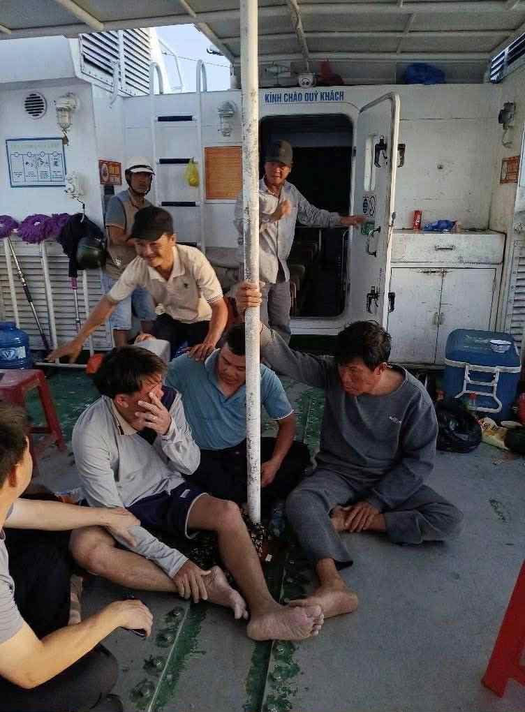 Tìm thấy người thứ 2 còn sống trong vụ 3 người mất tích ở biển Lý Sơn- Ảnh 3.