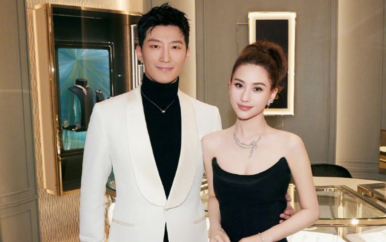 "Chồng nghèo" Đậu Kiêu lần đầu lộ diện, để lộ 1 chi tiết quan trọng giữa tin ly hôn ái nữ trùm sòng bạc Macau- Ảnh 6. "Chồng nghèo" Đậu Kiêu lần đầu lộ diện, để lộ 1 chi tiết quan trọng giữa tin ly hôn ái nữ trùm sòng bạc Macau- Ảnh 6.