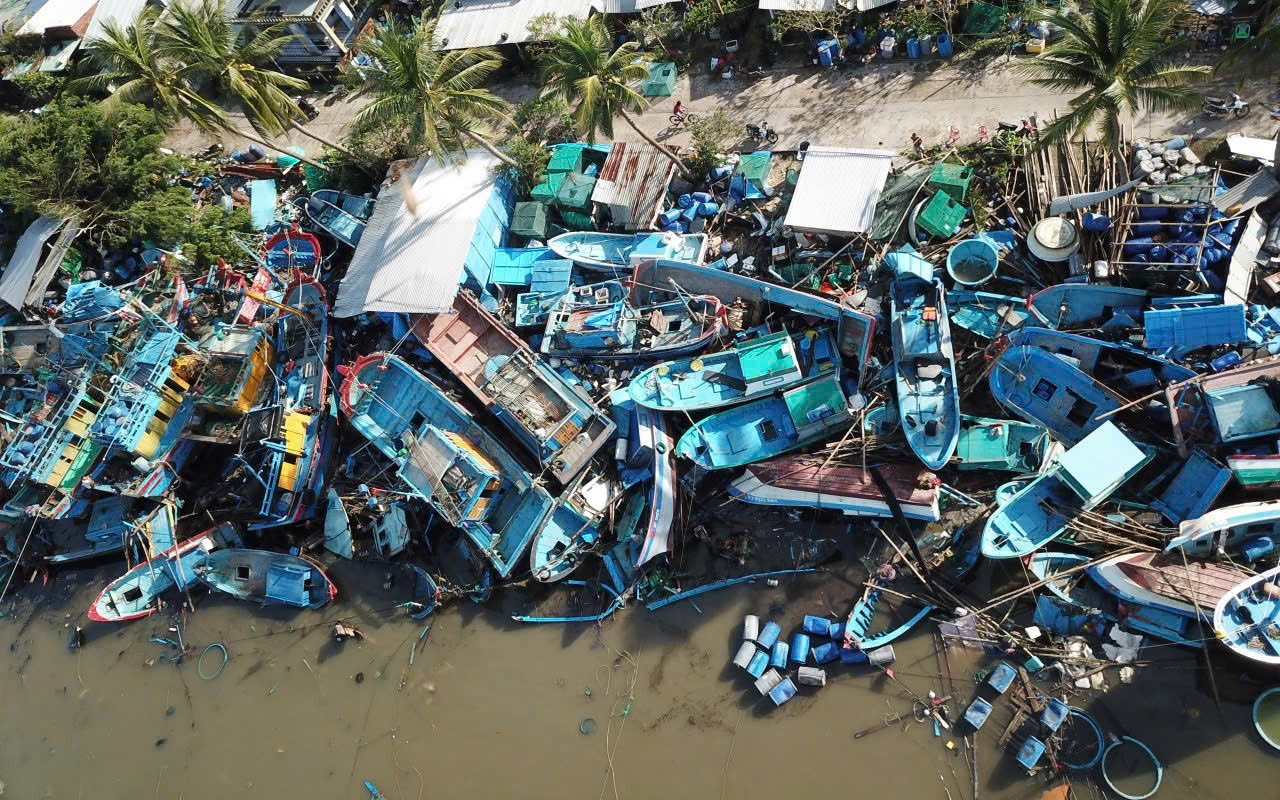 Trắng tay sau bão Kalmaegi- Ảnh 1. Trắng tay sau bão Kalmaegi- Ảnh 1.