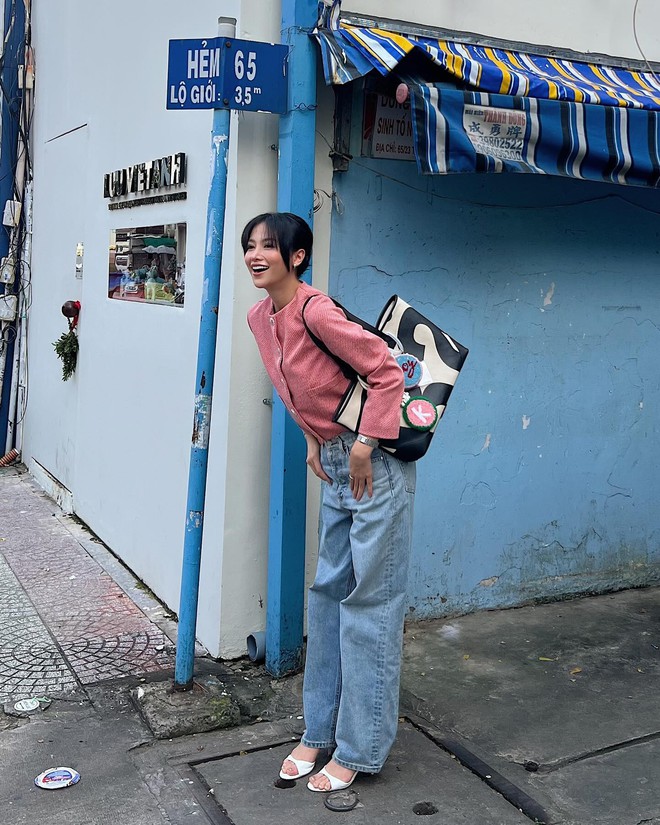 4 mỹ nhân Việt mặc quần jeans đẹp nhất, hóa ra item cơ bản lại có thể diện theo những cách sang đến vậy- Ảnh 19. 4 mỹ nhân Việt mặc quần jeans đẹp nhất, hóa ra item cơ bản lại có thể diện theo những cách sang đến vậy- Ảnh 19.