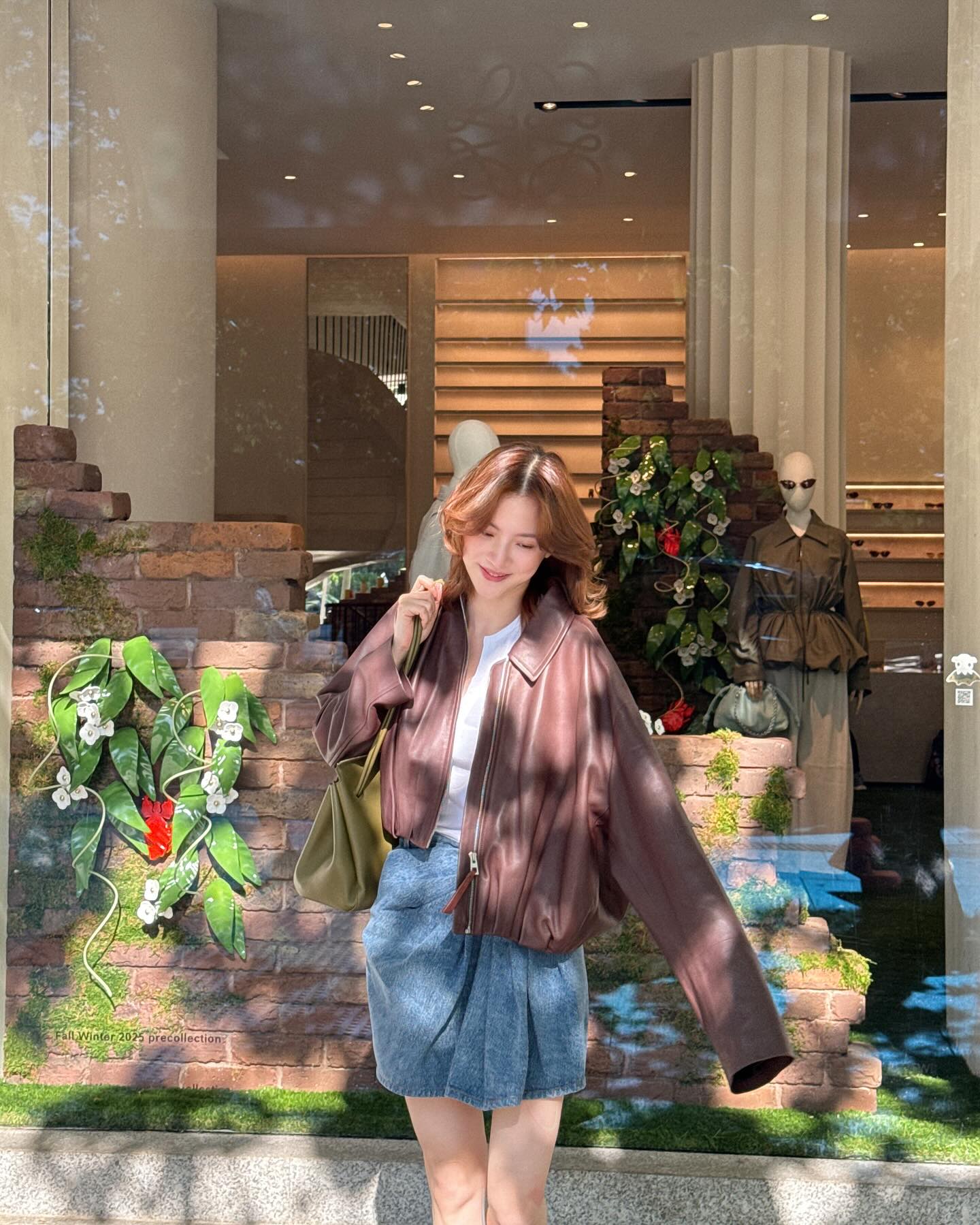 Nữ chính phim Chiếc lá cuốn bay mặc siêu đẹp ở tuổi U35 nhưng nhan sắc khi cắt tóc ngắn mới tuyệt đỉnh- Ảnh 5. Nữ chính phim Chiếc lá cuốn bay mặc siêu đẹp ở tuổi U35 nhưng nhan sắc khi cắt tóc ngắn mới tuyệt đỉnh- Ảnh 5.