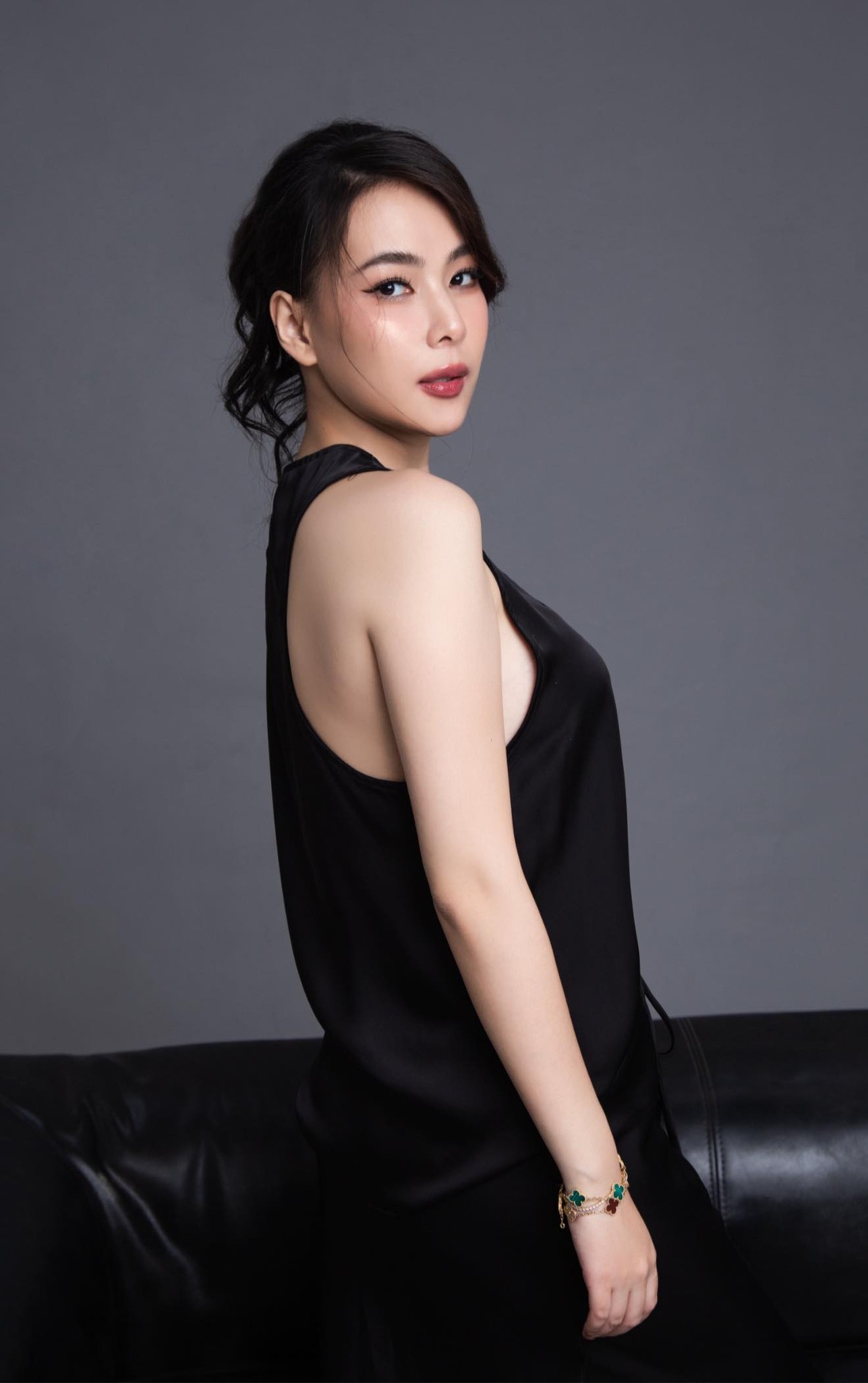 Nam diễn viên và vợ Hoa khôi đón con đầu lòng, Steven Nguyễn cùng cả dàn sao Việt nức nở!- Ảnh 8. Nam diễn viên và vợ Hoa khôi đón con đầu lòng, Steven Nguyễn cùng cả dàn sao Việt nức nở!- Ảnh 8.