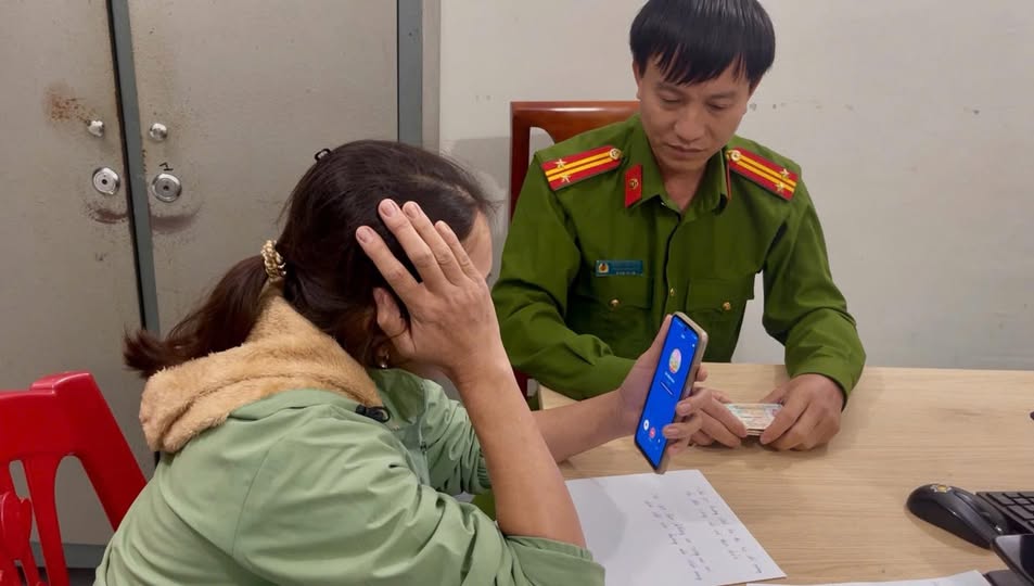 Điện thoại bị chiếm quyền do cài app 