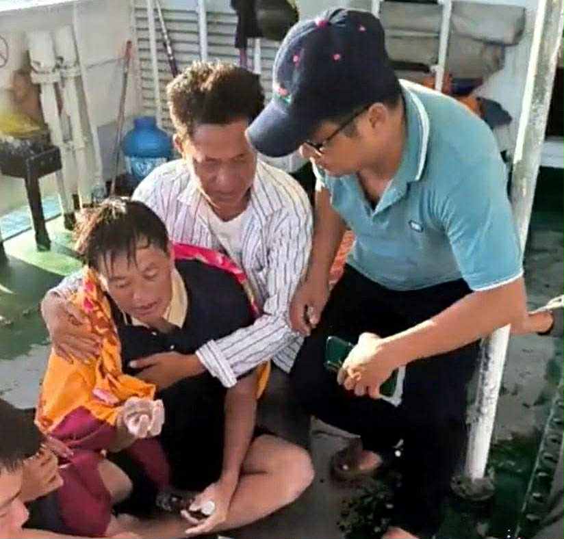 Tìm thấy người thứ 2 còn sống trong vụ 3 người mất tích ở biển Lý Sơn- Ảnh 1.