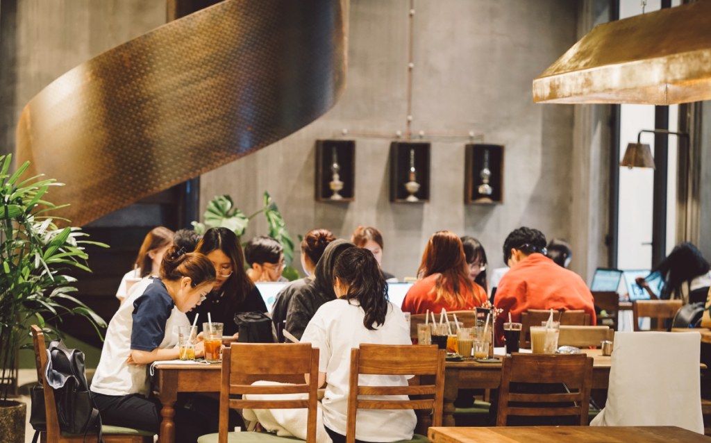 Tưởng tự do, ai ngờ… tự lo: Sự thật sau cuộc sống “không sếp” mà ai cũng mơ- Ảnh 1.