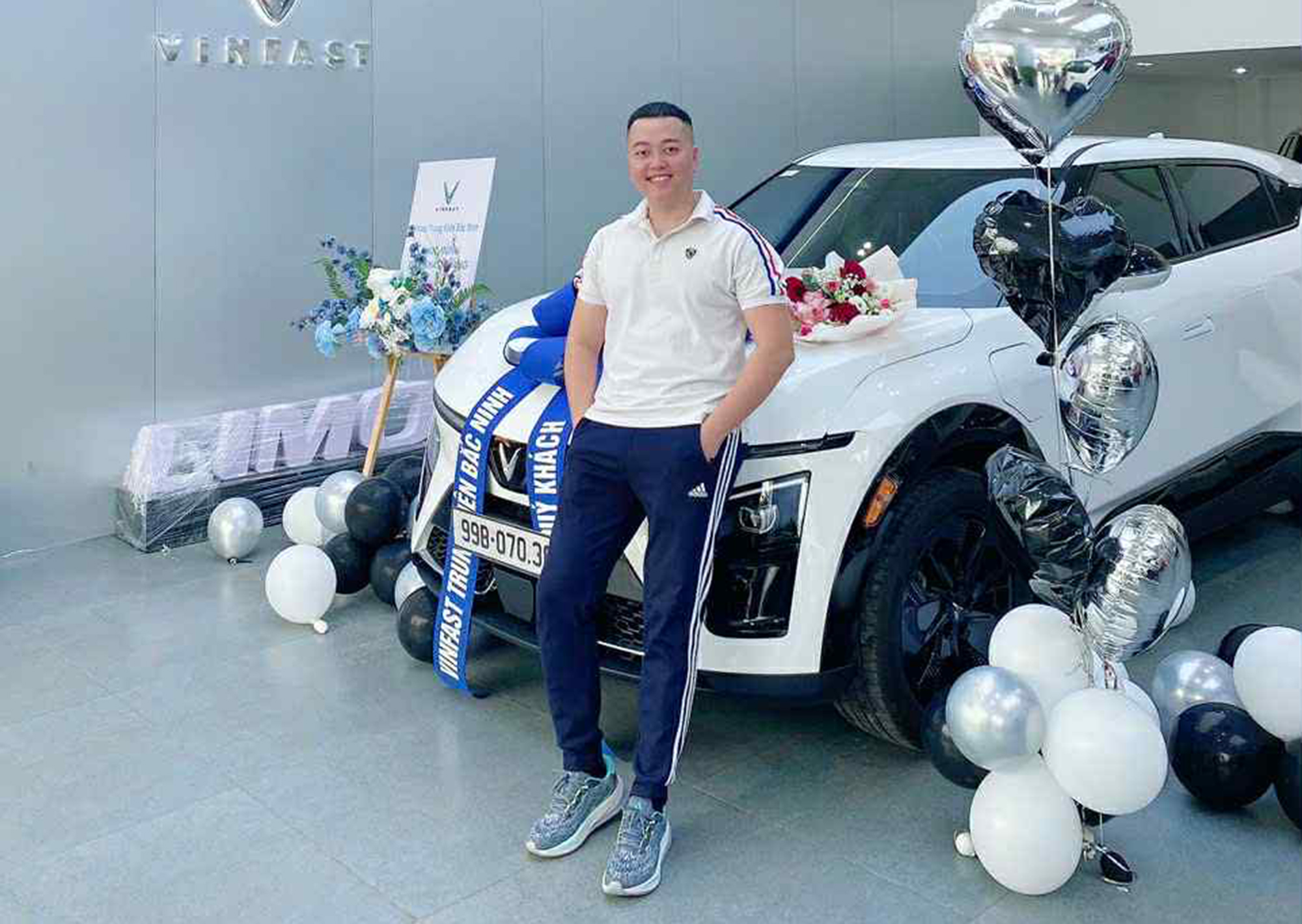 Từng dùng 2 đời xe xăng, người dùng đánh giá: ‘Không lựa chọn nào tốt hơn VF 7 Eco ở tầm giá 700 triệu’- Ảnh 1. Từng dùng 2 đời xe xăng, người dùng đánh giá: ‘Không lựa chọn nào tốt hơn VF 7 Eco ở tầm giá 700 triệu’- Ảnh 1.