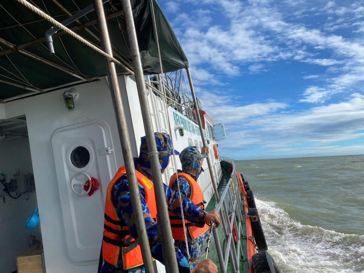 48 giờ sinh tử trên biển: Tìm thấy người thứ hai trong vụ cứu người ở Lý Sơn- Ảnh 5.