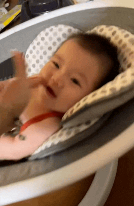 "Thế lực nhí" tiếp theo của Quỳnh Trần JP: Bé Na, vừa xuất hiện đã bùng nổ MXH, biểu cảm giống anh Sa như tạc- Ảnh 12. "Thế lực nhí" tiếp theo của Quỳnh Trần JP: Bé Na, vừa xuất hiện đã bùng nổ MXH, biểu cảm giống anh Sa như tạc- Ảnh 12.