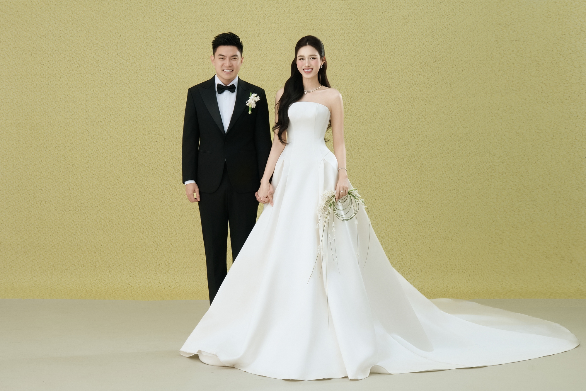 1 ngày trước đám cưới Đỗ Hà và thiếu gia: Lộ full 4 bộ ảnh cưới 