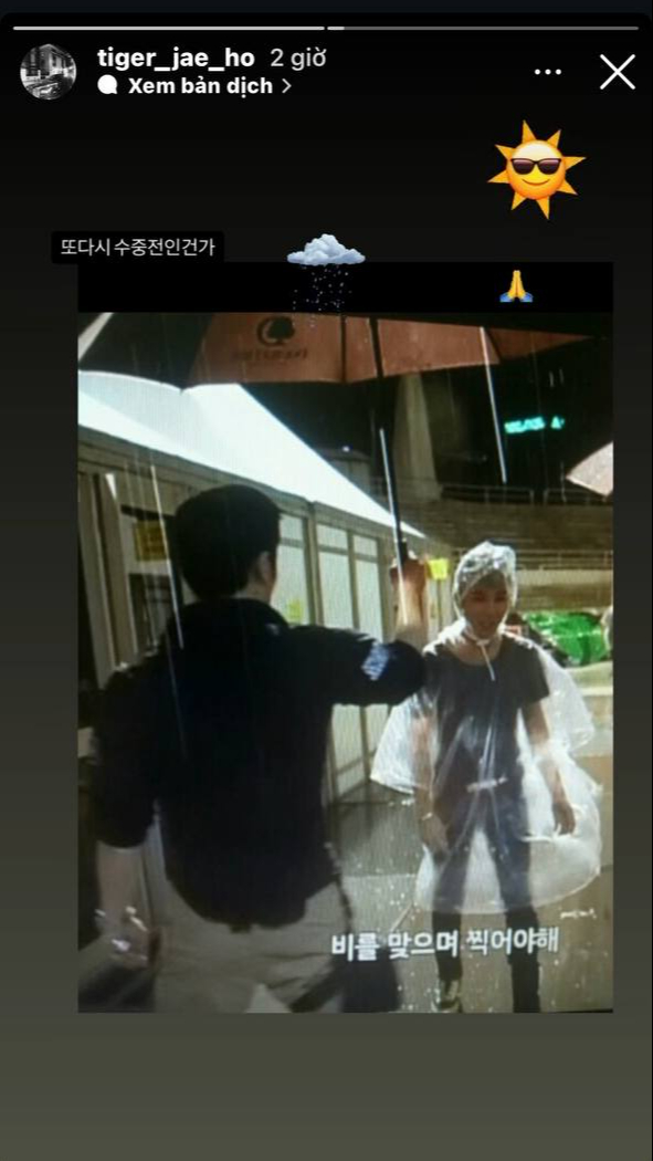 G-DRAGON phát khổ phát sở vì mưa gió tại Việt Nam- Ảnh 2. G-DRAGON phát khổ phát sở vì mưa gió tại Việt Nam- Ảnh 2.