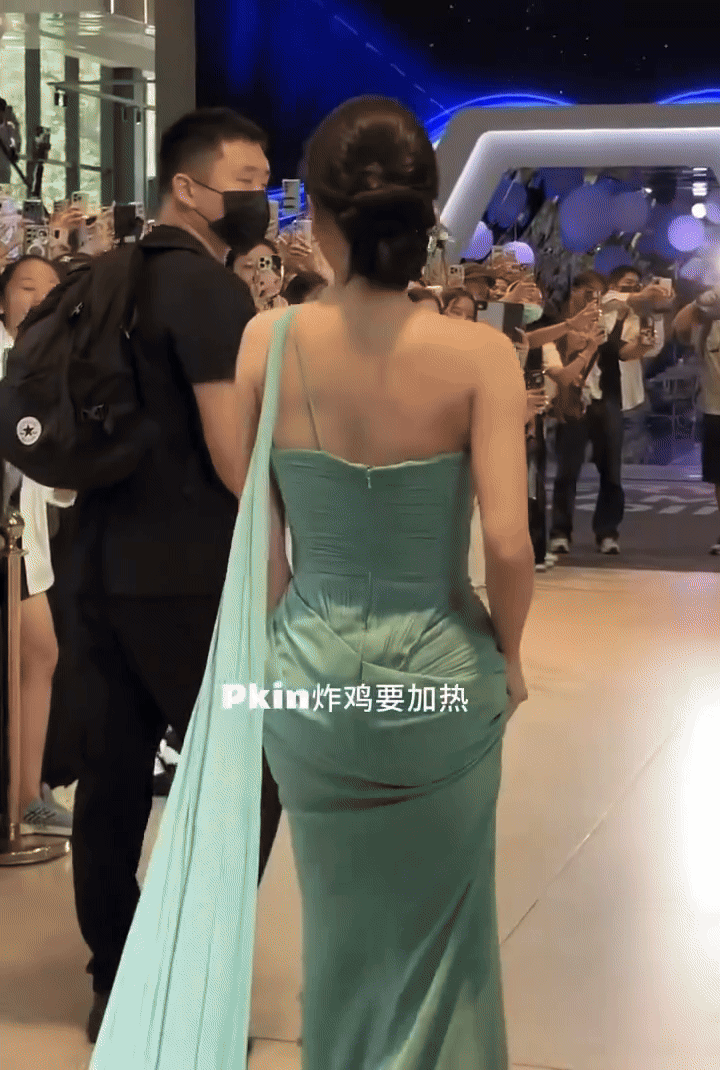 Đối thủ Triệu Lộ Tư liên tục bất ổn trong lần xuất hiện mới- Ảnh 8.