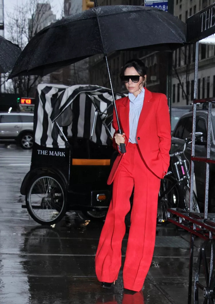 4 điều làm nên phong cách đẹp vượt thời gian của Victoria Beckham, mặc đẹp như cô ấy không hề khó- Ảnh 6.