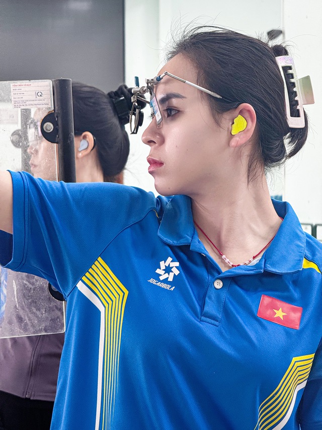 Xem xạ thủ Trịnh Thu Vinh bắn súng chuẩn bị cho SEA Games 33- Ảnh 5. Xem xạ thủ Trịnh Thu Vinh bắn súng chuẩn bị cho SEA Games 33- Ảnh 5.