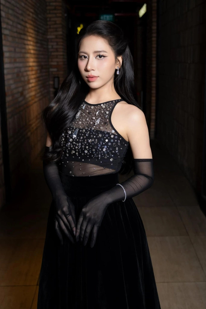 Nữ diễn viên Việt duy nhất mới đóng 3 phim đã chạm mốc 1.000 tỷ, chỉ cao mét rưỡi mà có tận 5,5 triệu fan- Ảnh 6. Nữ diễn viên Việt duy nhất mới đóng 3 phim đã chạm mốc 1.000 tỷ, chỉ cao mét rưỡi mà có tận 5,5 triệu fan- Ảnh 6.