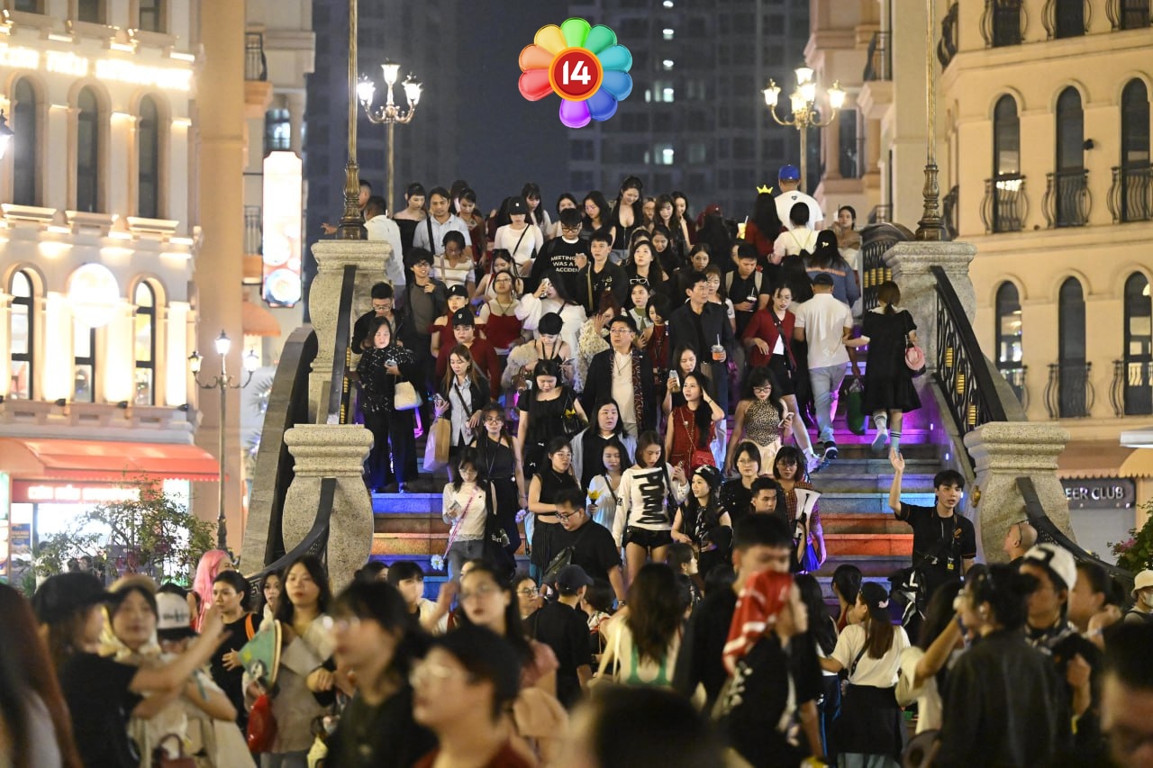 Cấp báo: Tụ điểm gái xinh hot nhất lúc này, chính là bên "anh Long" G-DRAGON- Ảnh 4.