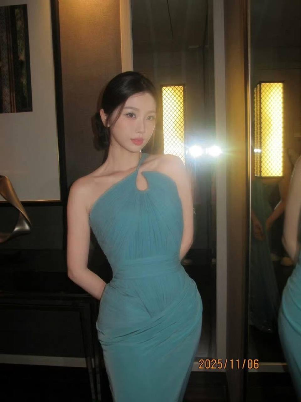 Đối thủ Triệu Lộ Tư liên tục bất ổn trong lần xuất hiện mới- Ảnh 3.