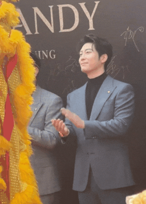 "Chồng nghèo" Đậu Kiêu lần đầu lộ diện, để lộ 1 chi tiết quan trọng giữa tin ly hôn ái nữ trùm sòng bạc Macau- Ảnh 1. "Chồng nghèo" Đậu Kiêu lần đầu lộ diện, để lộ 1 chi tiết quan trọng giữa tin ly hôn ái nữ trùm sòng bạc Macau- Ảnh 1.