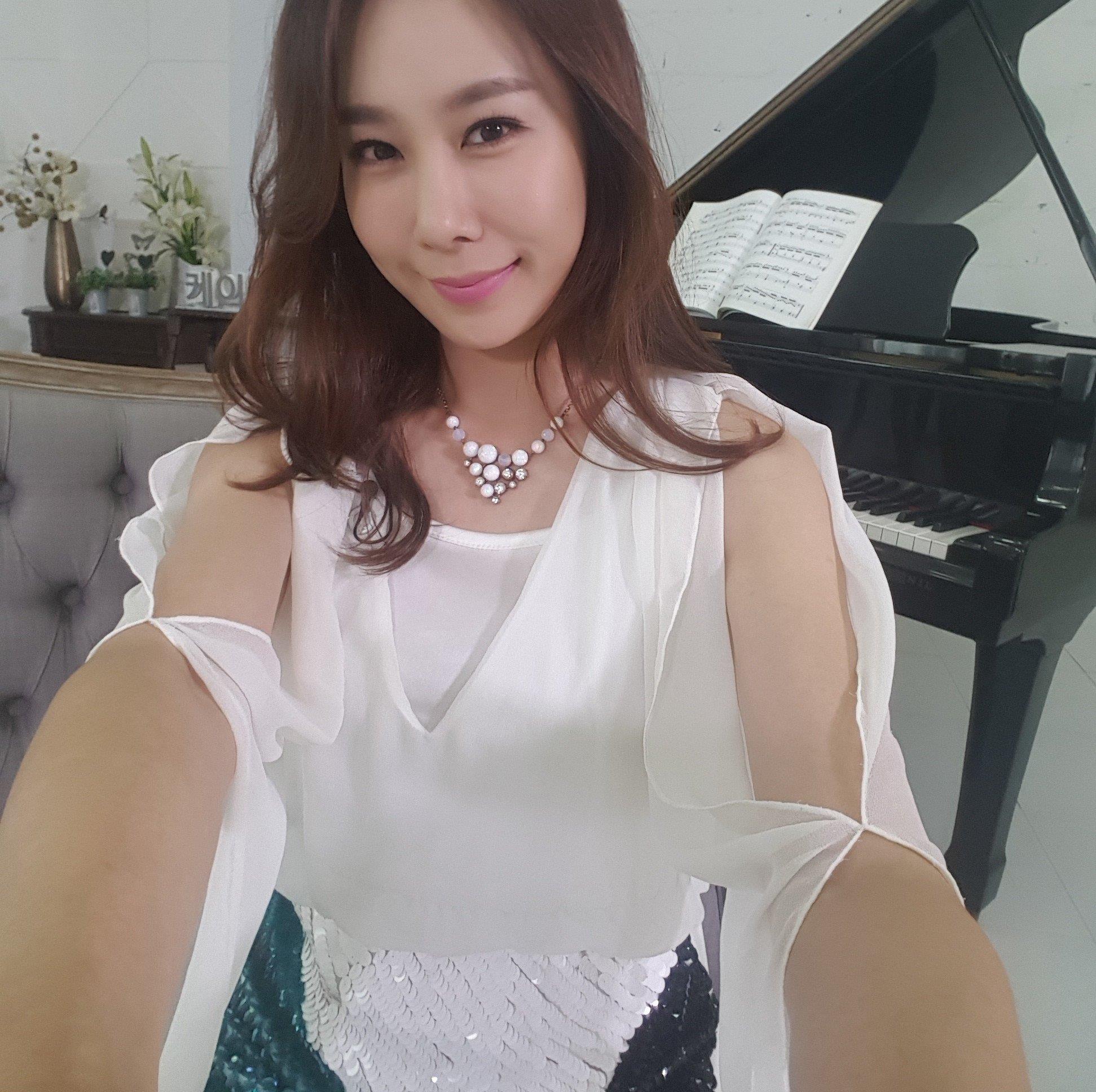 Mỹ nhân phim Sex is Zero gây sốc với nhan sắc trẻ đẹp khó tin, bị gạ gẫm hàng chục năm vì cảnh nóng táo bạo- Ảnh 6.