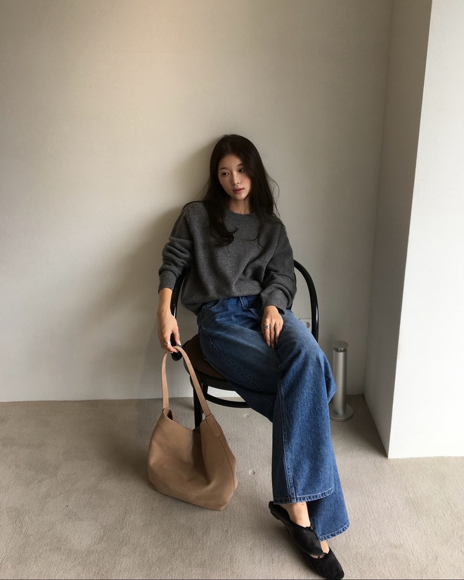 4 cách mặc áo len tối màu trẻ trung nhưng vẫn đảm bảo sang trọng- Ảnh 8.