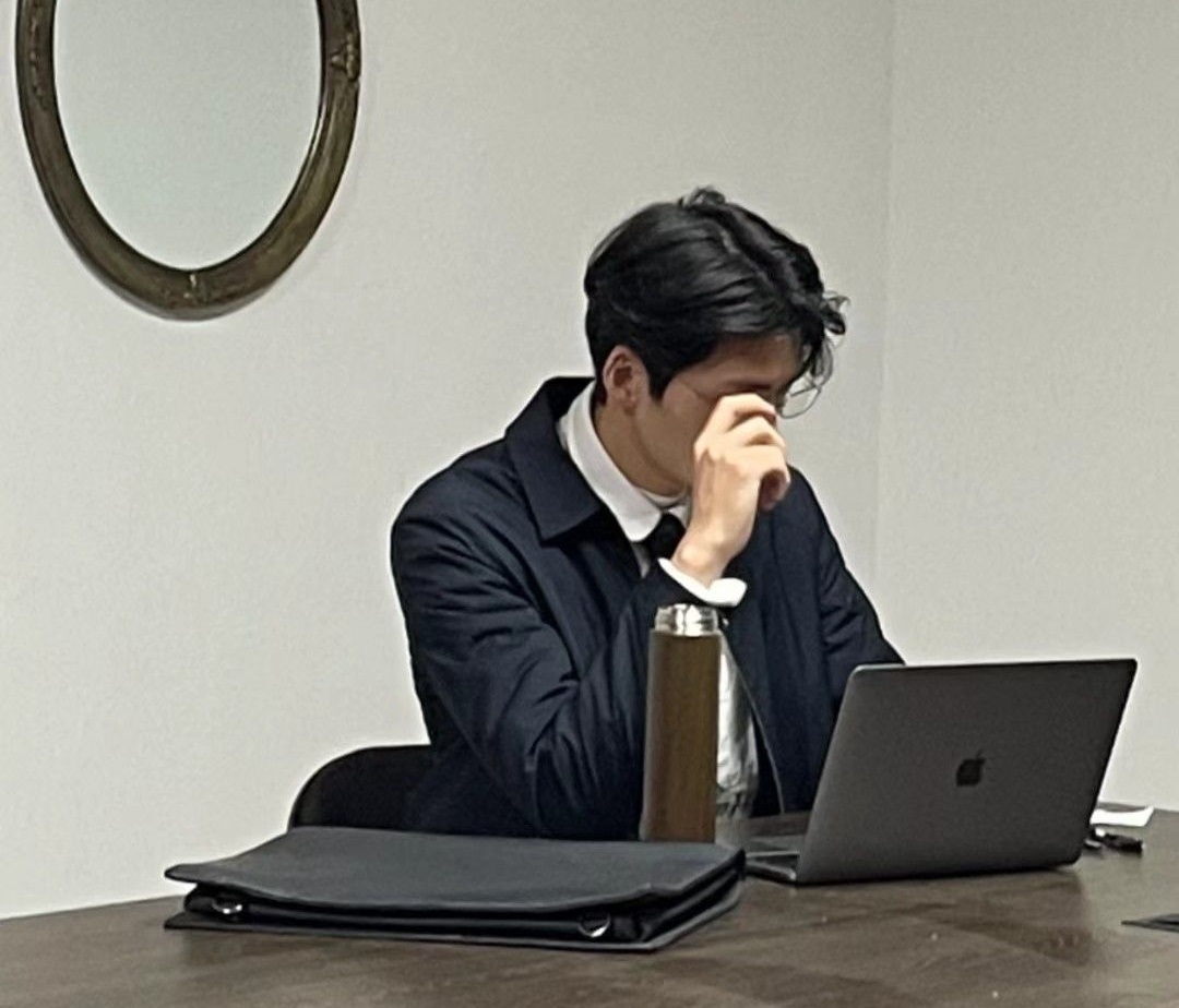 Nhận lương sau 2 tháng thử việc: Nhân viên mới bật khóc nức nở tại chỗ, lý do được tiết lộ gây sốc!- Ảnh 2.