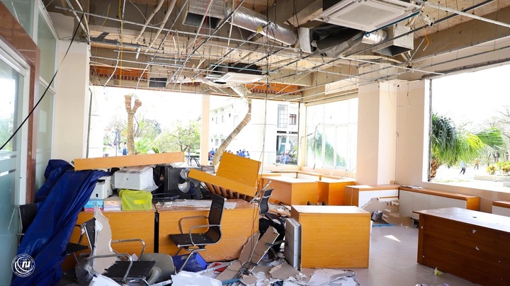 Xót xa trường học tan hoang sau bão Kalmaegi- Ảnh 12.