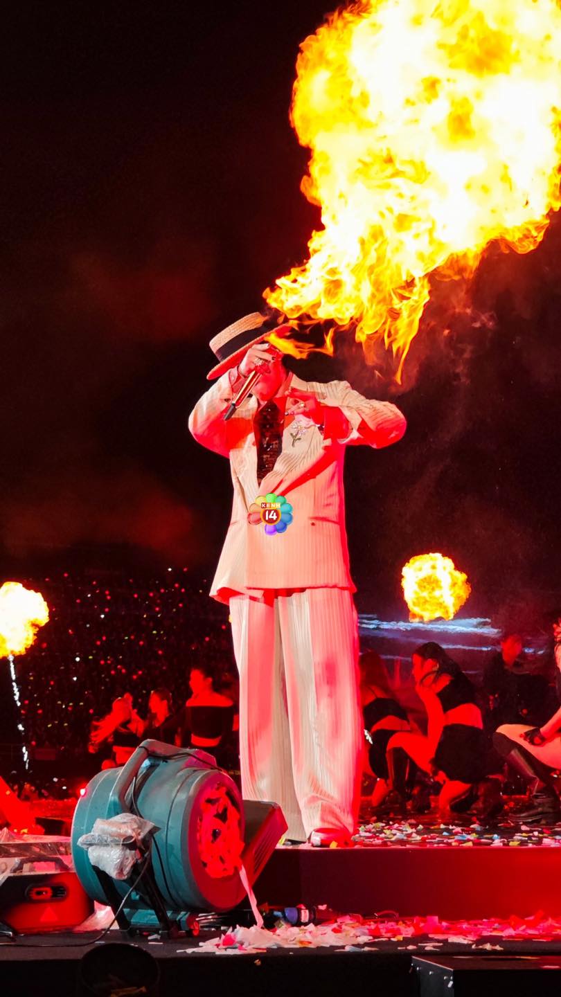 G-Dragon ở Hà Nội bị đẹp trai!- Ảnh 13. G-Dragon ở Hà Nội bị đẹp trai!- Ảnh 13.