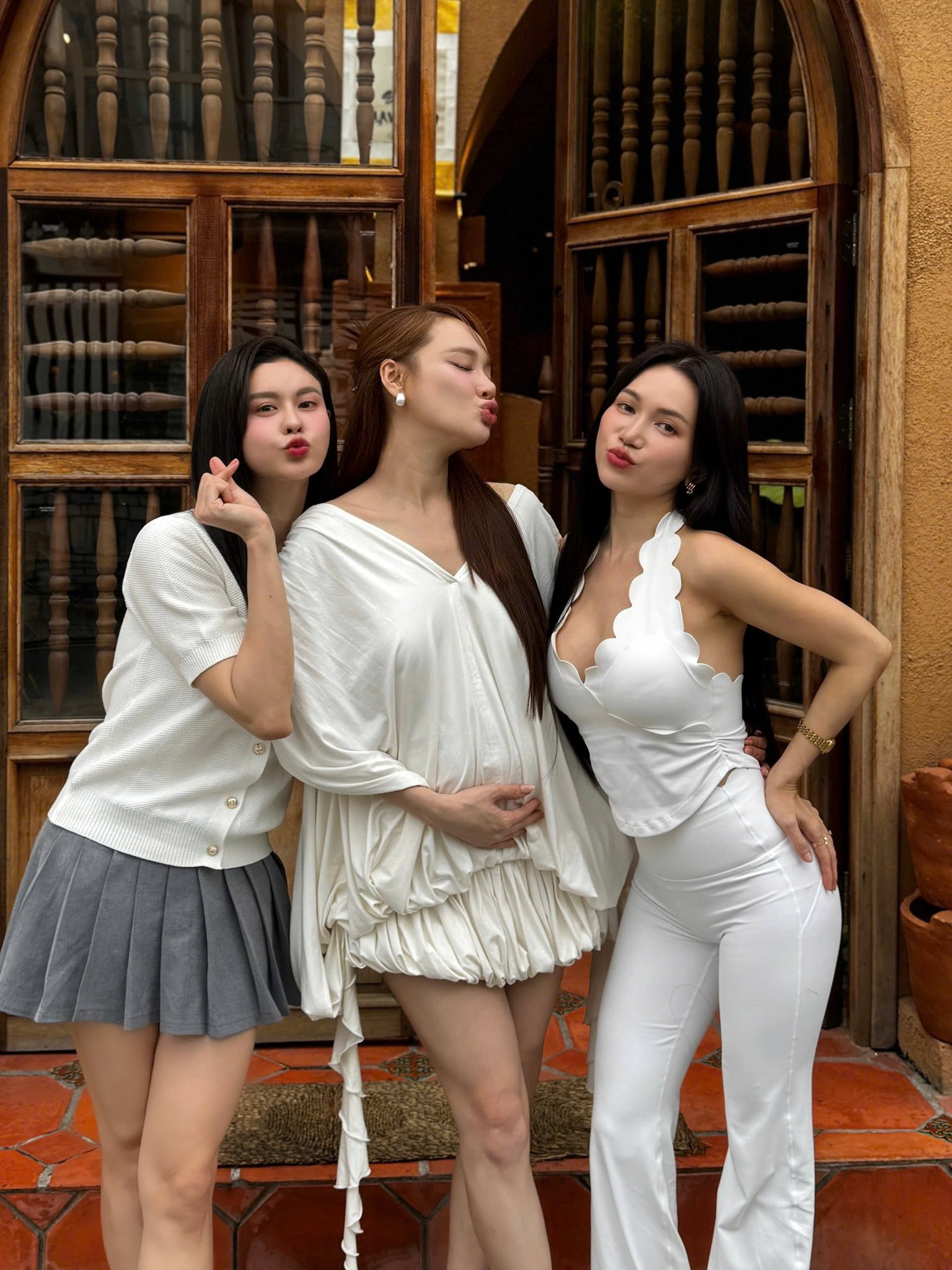 Tình trạng của Nhã Phương sau khi nhập viện cấp cứu- Ảnh 2.