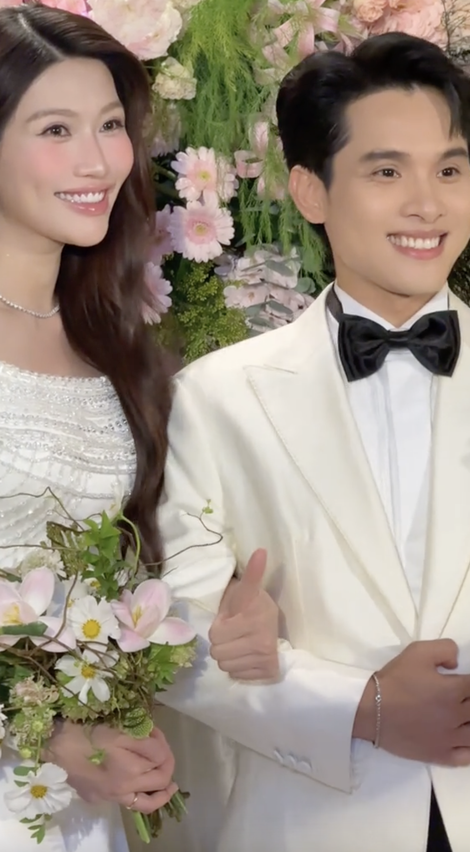 Á hậu Quỳnh Châu lộ vóc dáng khác lạ trong lễ cưới với chồng thiếu gia tại Đà Lạt- Ảnh 3.