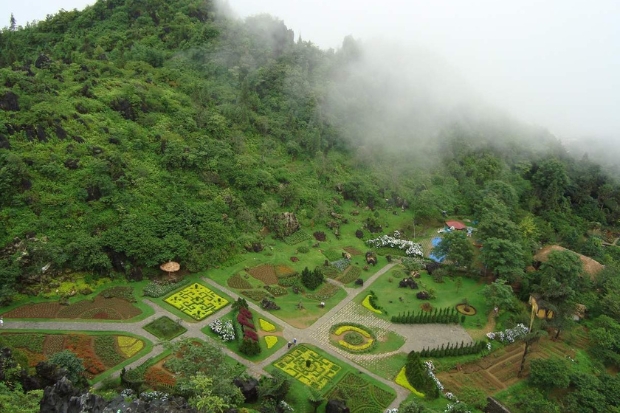 Tìm thấy du khách Nhật Bản bị lạc trên núi Hàm Rồng ở Sa Pa- Ảnh 1.