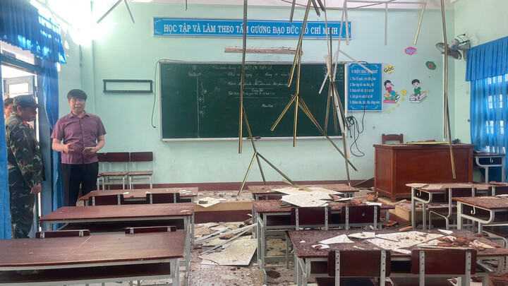 Xót xa trường học tan hoang sau bão Kalmaegi- Ảnh 14.