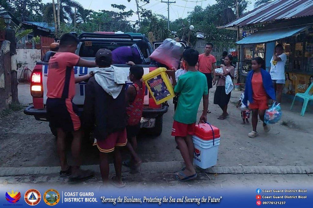 Bão Fung Wong tăng cấp thần tốc thành siêu bão, Philippines xả nước hàng loạt đập quan trọng- Ảnh 2. Bão Fung Wong tăng cấp thần tốc thành siêu bão, Philippines xả nước hàng loạt đập quan trọng- Ảnh 2.