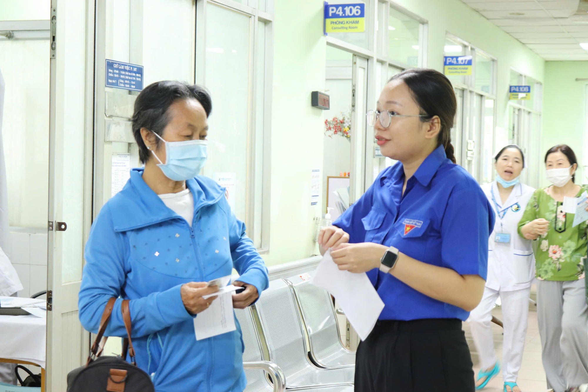 Nhiều cơ sở ngưng hợp đồng khám chữa bệnh BHYT, người dân TP HCM cần biết- Ảnh 1.