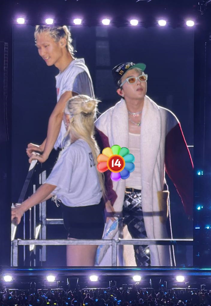 Cận cảnh màn thay đồ xem 1.000 lần vẫn chưa thể thoát ra của G-Dragon ngay trên sân khấu concert!- Ảnh 3. Cận cảnh màn thay đồ xem 1.000 lần vẫn chưa thể thoát ra của G-Dragon ngay trên sân khấu concert!- Ảnh 3.