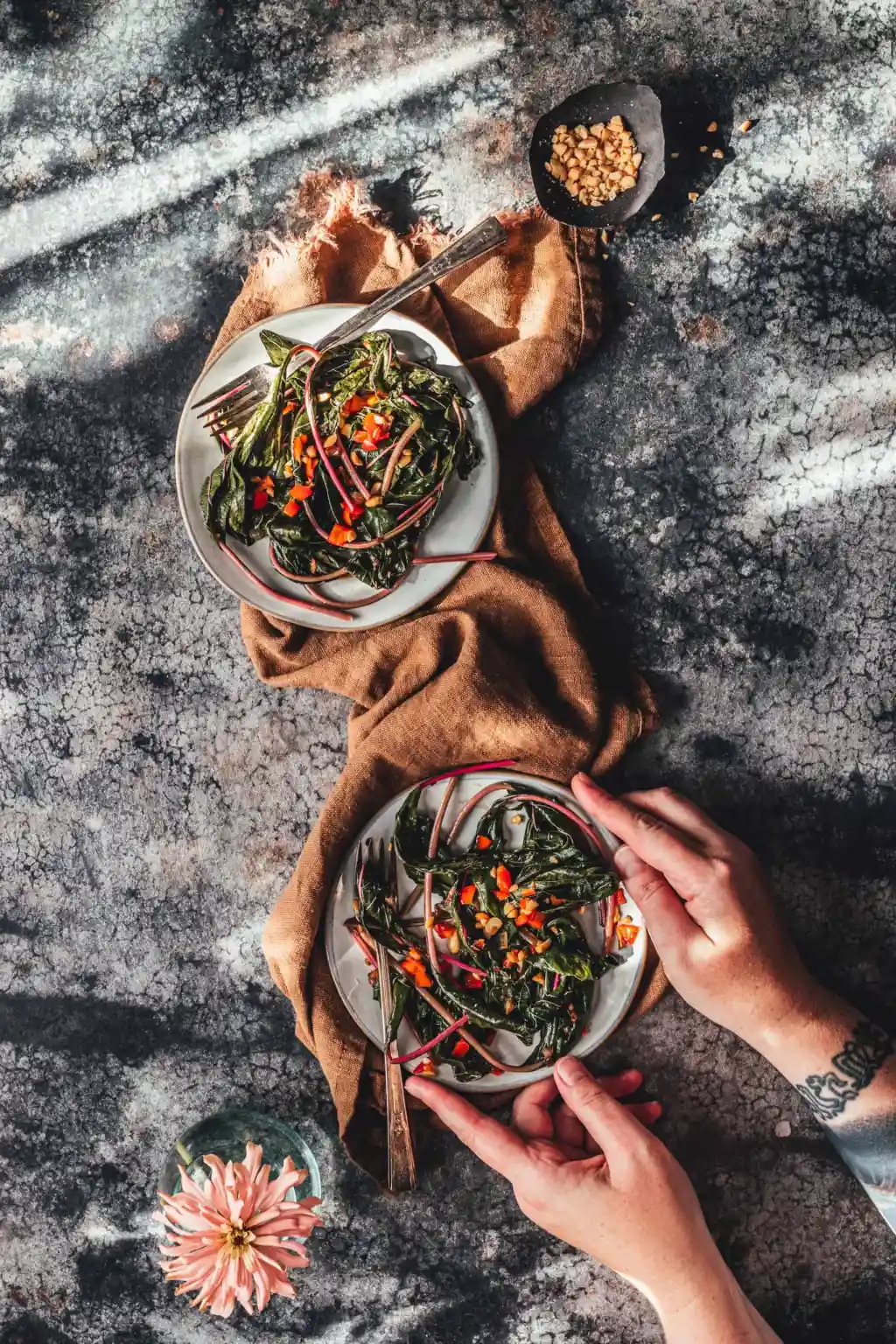 Loại rau nhiều sắt hơn thịt bò, người Trung Quốc quý như “vàng”: Mọc đầy Việt Nam- Ảnh 2. Loại rau nhiều sắt hơn thịt bò, người Trung Quốc quý như “vàng”: Mọc đầy Việt Nam- Ảnh 2.