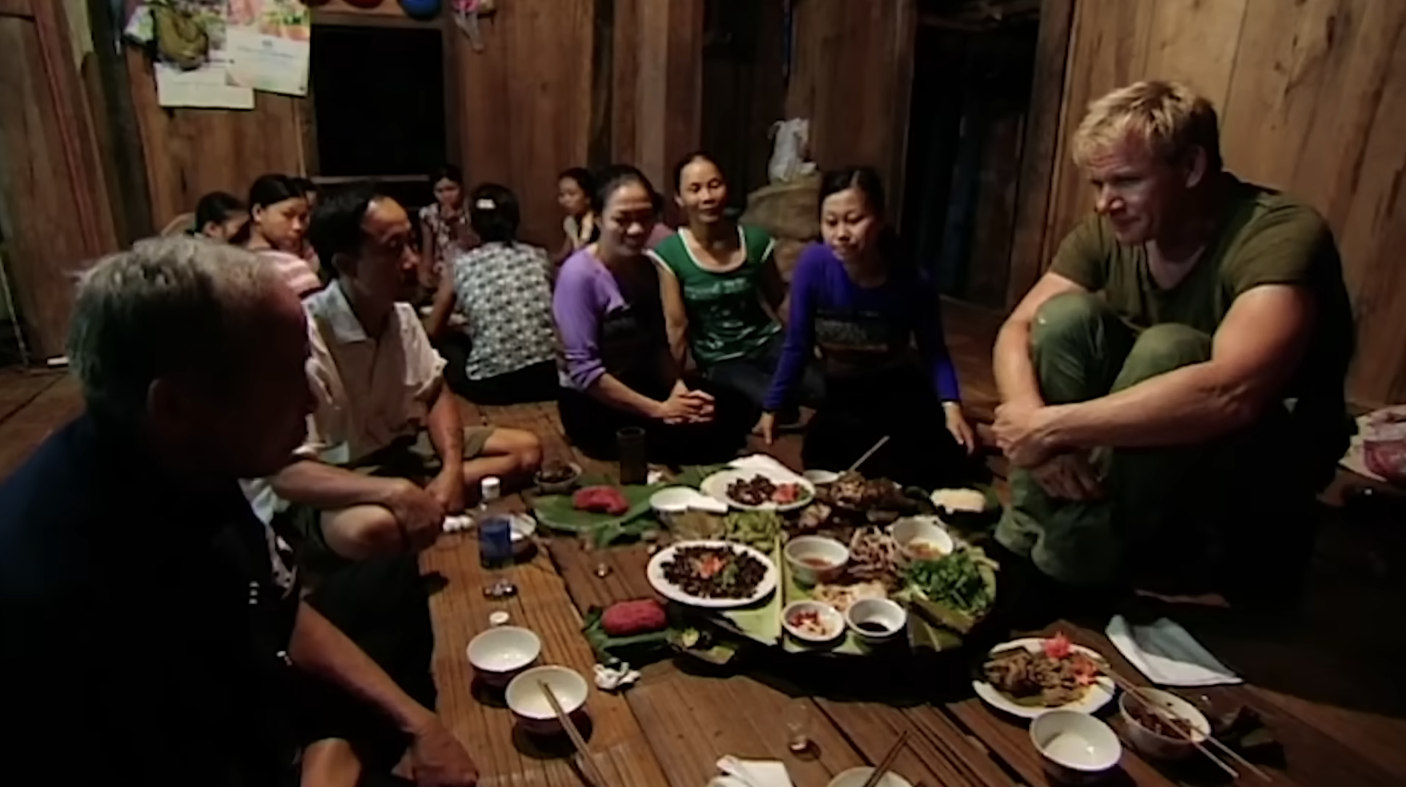 Đầu bếp 17 sao Michelin thế giới ngồi khúm núm ăn xôi ở Việt Nam- Ảnh 7.