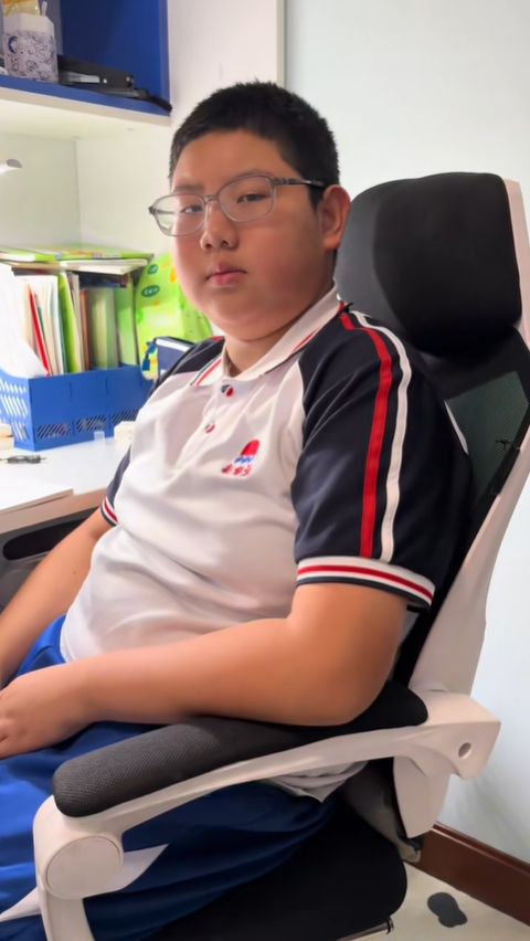 Thấy con trai cấp 2 tự nhiên gửi hơn 7 triệu đồng vào tài khoản mình, ông bố tức tốc tra hỏi rồi lặng người khi biết lý do- Ảnh 1. Thấy con trai cấp 2 tự nhiên gửi hơn 7 triệu đồng vào tài khoản mình, ông bố tức tốc tra hỏi rồi lặng người khi biết lý do- Ảnh 1.