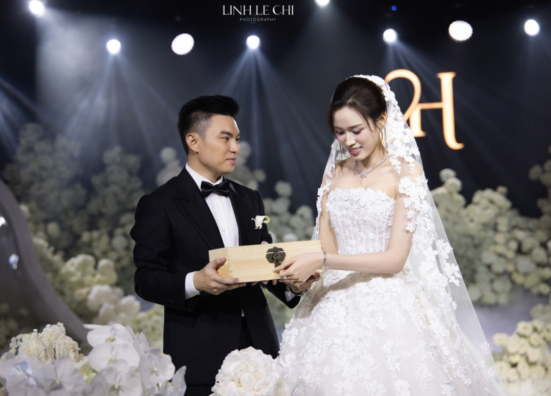 Lương Thuỳ Linh làm gì với vợ chồng Đỗ Hà mà khiến netizen tranh cãi?- Ảnh 2.