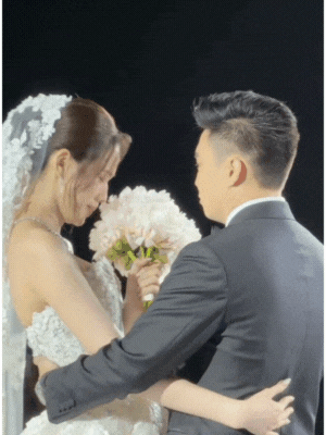 Đám cưới Hoa hậu Đỗ Hà - Viết Vương tại Hà Nội: Cô dâu ôm chồng khóc nức nở, "vũ trụ mỹ nhân" Vbiz đến chúc mừng!- Ảnh 1.