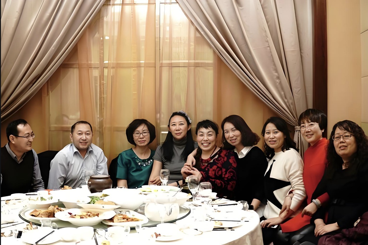 Đi họp lớp, người bạn vừa phá sản ngỏ ý mượn mỗi người 10 triệu đồng: Chỉ một bạn đồng ý còn lại từ chối, nửa năm sau ai cũng tiếc nuối- Ảnh 1.