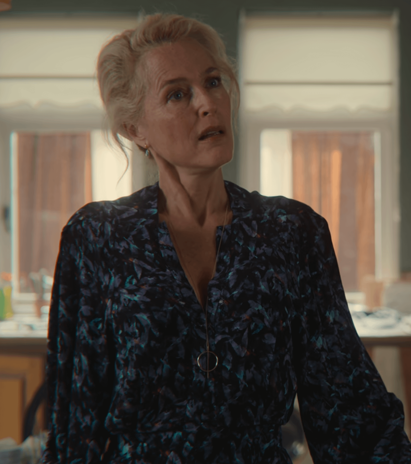 Xem phim Sex Education, tôi và chồng buộc phải gác lại việc du học của con gấp: Con chưa sẵn sàng, chúng tôi cũng vậy- Ảnh 1.